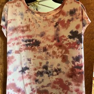 Tie dye open back active wear shirt old navy